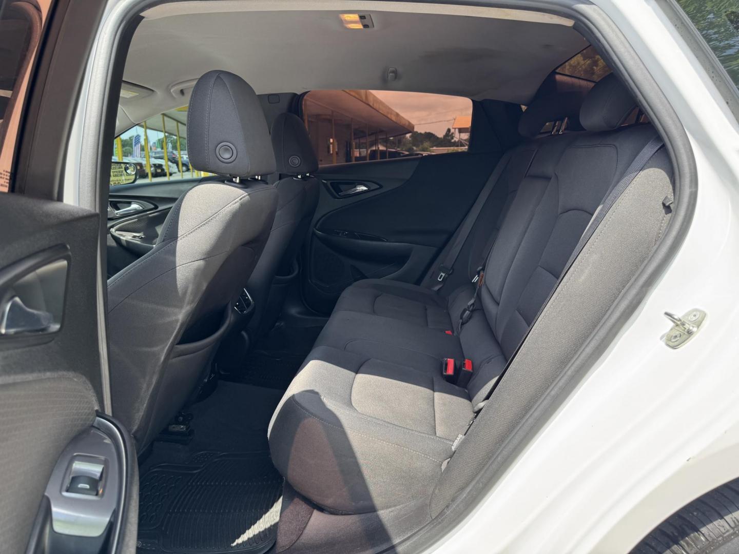 2016 White /Gray Chevrolet Malibu 1LT (1G1ZE5ST7GF) with an 1.5L L4 DOHC 16V engine, 6A transmission, located at 16710 Clay Rd., Houston, TX, 77084, (281) 859-7900, 29.834864, -95.656166 - Photo#13