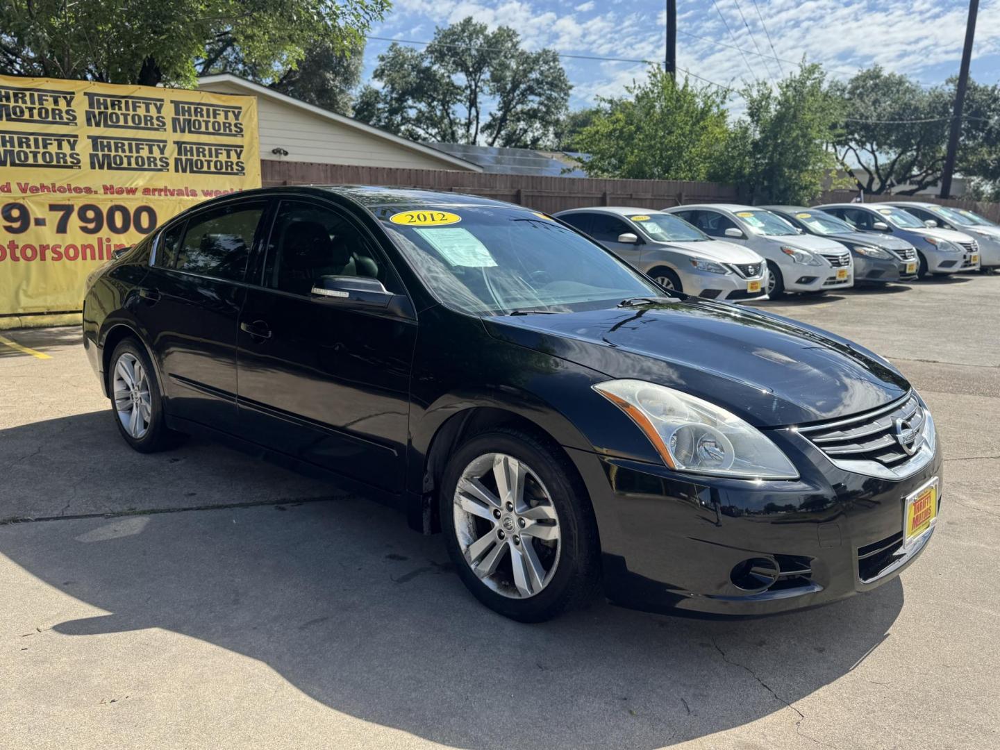 2012 Black /Black Nissan Altima 3.5 SR (1N4BL2AP5CN) with an 3.5L V6 DOHC 24V engine, Continuously Variable Transmission transmission, located at 16710 Clay Rd., Houston, TX, 77084, (281) 859-7900, 29.834864, -95.656166 - Photo#2