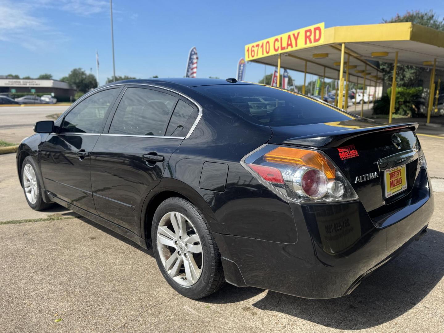 2012 Black /Black Nissan Altima 3.5 SR (1N4BL2AP5CN) with an 3.5L V6 DOHC 24V engine, Continuously Variable Transmission transmission, located at 16710 Clay Rd., Houston, TX, 77084, (281) 859-7900, 29.834864, -95.656166 - Photo#9