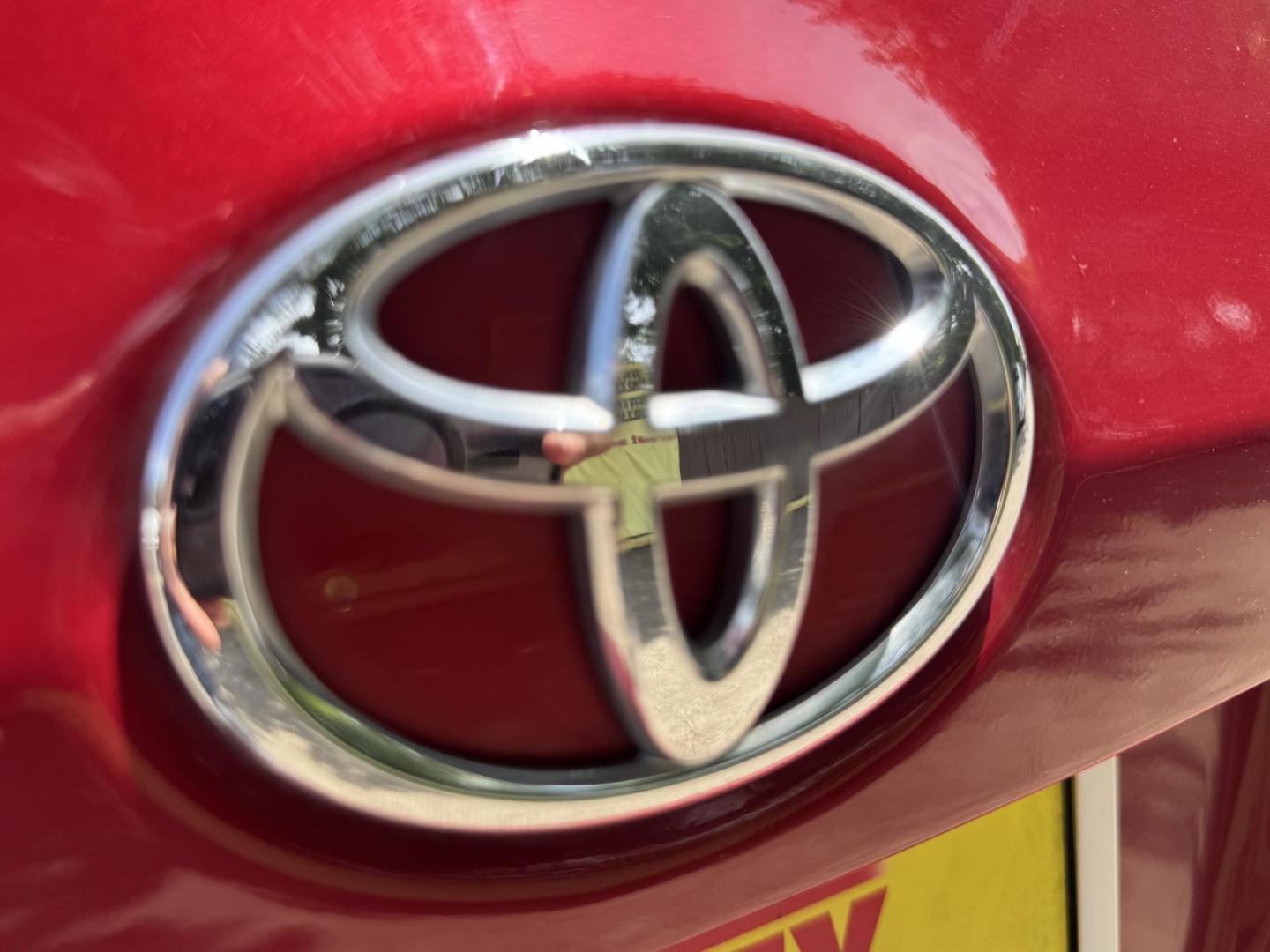 2016 Red /Silver Toyota Corolla L 4-Speed AT (2T1BURHE0GC) with an 1.8L L4 DOHC 16V engine, 4A transmission, located at 16710 Clay Rd., Houston, TX, 77084, (281) 859-7900, 29.834864, -95.656166 - Photo#19