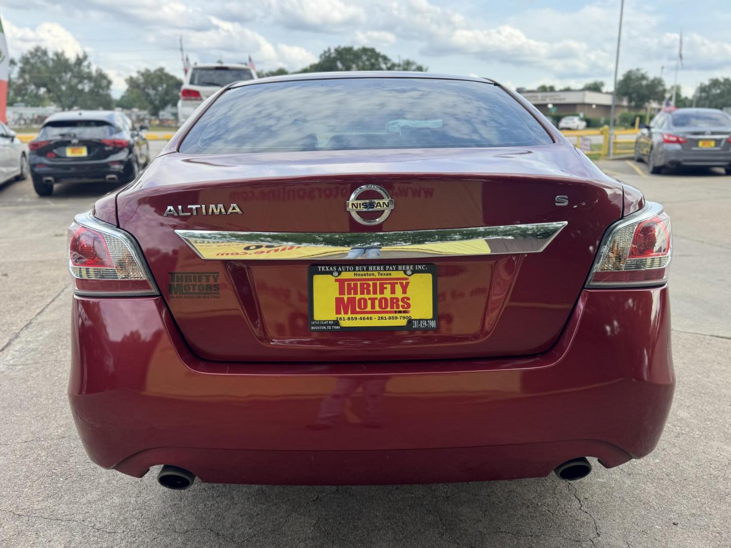 2015 Red /Gray Nissan Altima 2.5 S (1N4AL3AP8FN) with an 2.5L L4 DOHC 16V engine, Continuously Variable Transmission transmission, located at 16710 Clay Rd., Houston, TX, 77084, (281) 859-7900, 29.834864, -95.656166 - Photo#5