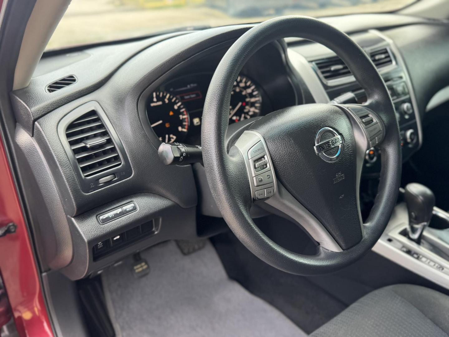 2015 Red /Gray Nissan Altima 2.5 S (1N4AL3AP8FN) with an 2.5L L4 DOHC 16V engine, Continuously Variable Transmission transmission, located at 16710 Clay Rd., Houston, TX, 77084, (281) 859-7900, 29.834864, -95.656166 - Photo#8