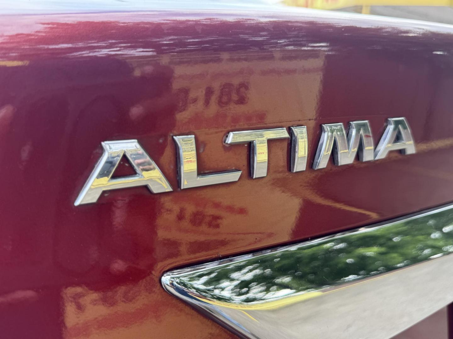 2015 Red /Gray Nissan Altima 2.5 S (1N4AL3AP8FN) with an 2.5L L4 DOHC 16V engine, Continuously Variable Transmission transmission, located at 16710 Clay Rd., Houston, TX, 77084, (281) 859-7900, 29.834864, -95.656166 - Photo#12