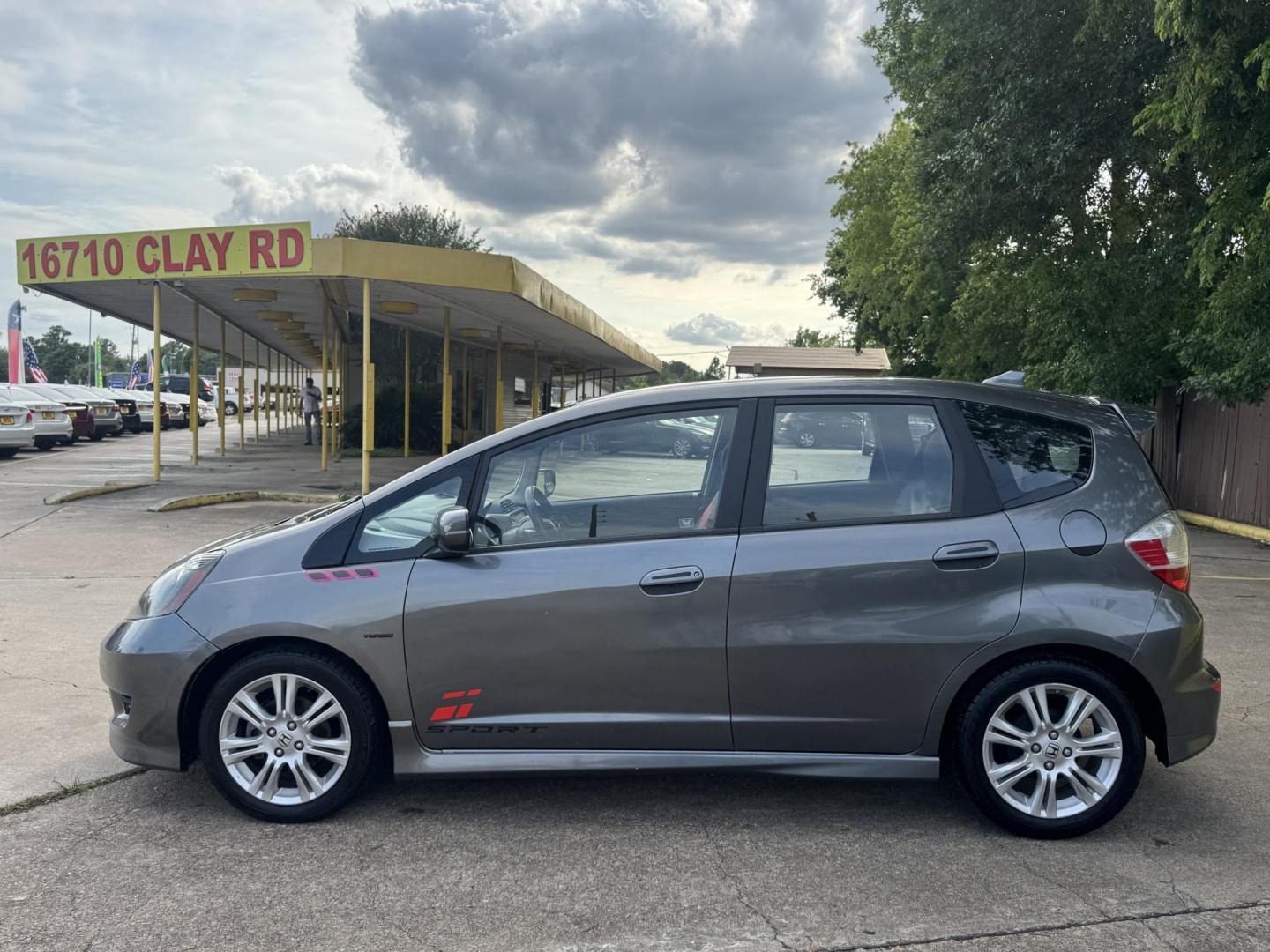 2011 Gray /Black Honda Fit Sport 5-Speed AT (JHMGE8H52BC) with an 1.5L L4 SOHC 16V engine, 5-Speed Automatic transmission, located at 16710 Clay Rd., Houston, TX, 77084, (281) 859-7900, 29.834864, -95.656166 - Photo#10