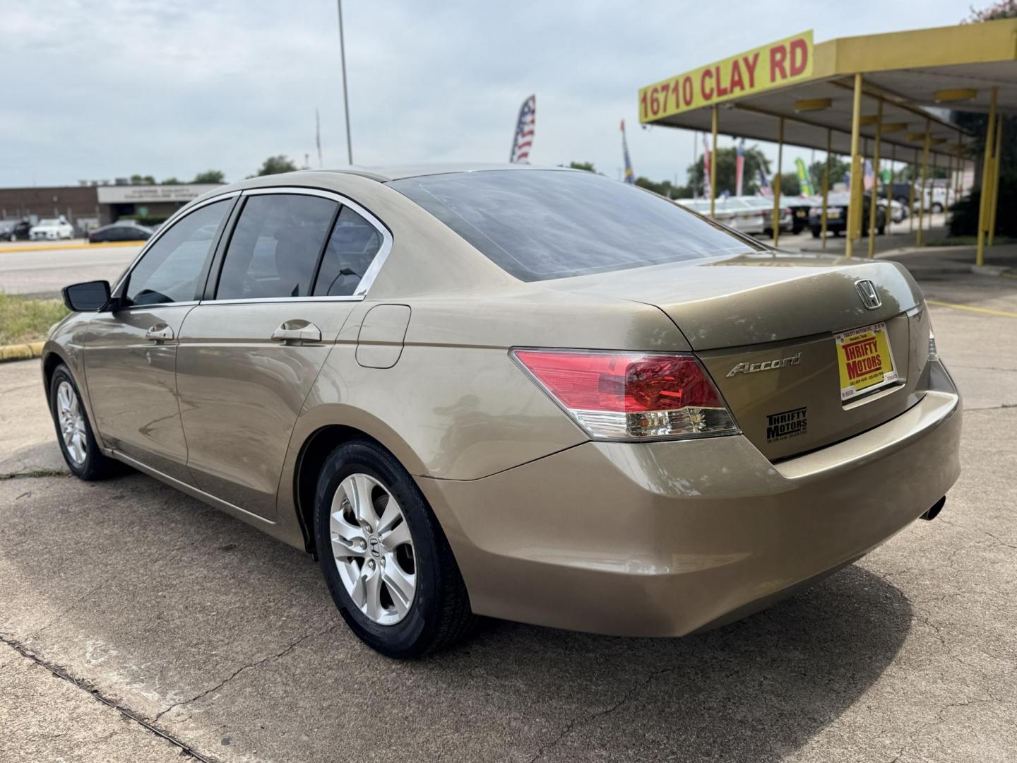 2010 Gold /Tan Honda Accord LX-P Sedan AT (1HGCP2F48AA) with an 2.4L L4 DOHC 16V engine, 5-Speed Automatic transmission, located at 16710 Clay Rd., Houston, TX, 77084, (281) 859-7900, 29.834864, -95.656166 - Photo#5