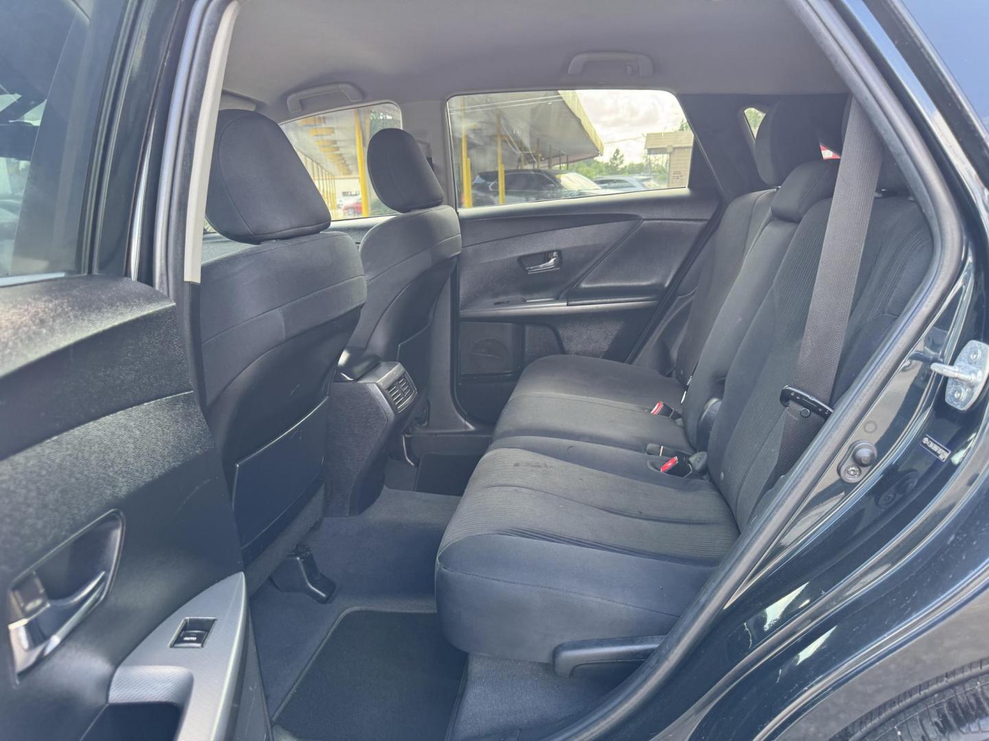 2015 Blue /Black Toyota Venza LE I4 AWD (4T3BA3BB6FU) with an 2.7L L4 DOHC 16V engine, 6-Speed Automatic transmission, located at 16710 Clay Rd., Houston, TX, 77084, (281) 859-7900, 29.834864, -95.656166 - Photo#8
