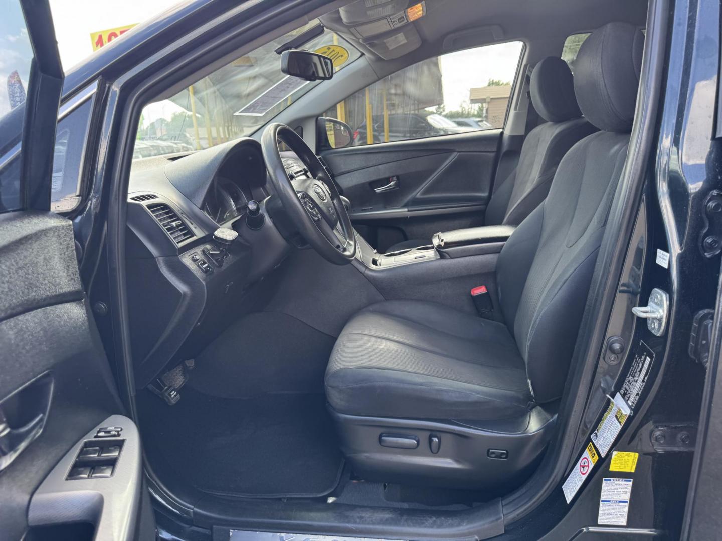 2015 Blue /Black Toyota Venza LE I4 AWD (4T3BA3BB6FU) with an 2.7L L4 DOHC 16V engine, 6-Speed Automatic transmission, located at 16710 Clay Rd., Houston, TX, 77084, (281) 859-7900, 29.834864, -95.656166 - Photo#9