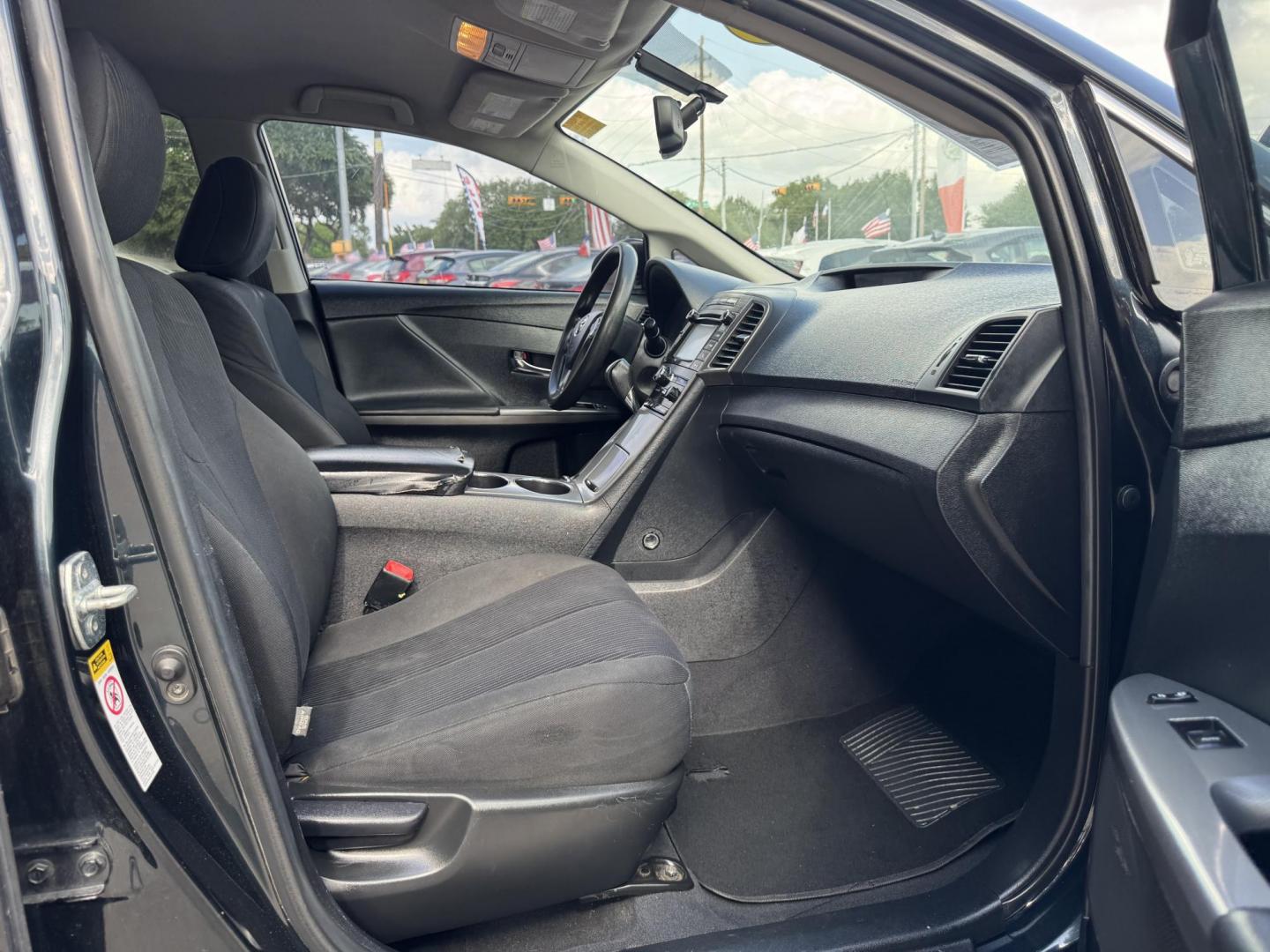 2015 Blue /Black Toyota Venza LE I4 AWD (4T3BA3BB6FU) with an 2.7L L4 DOHC 16V engine, 6-Speed Automatic transmission, located at 16710 Clay Rd., Houston, TX, 77084, (281) 859-7900, 29.834864, -95.656166 - Photo#12
