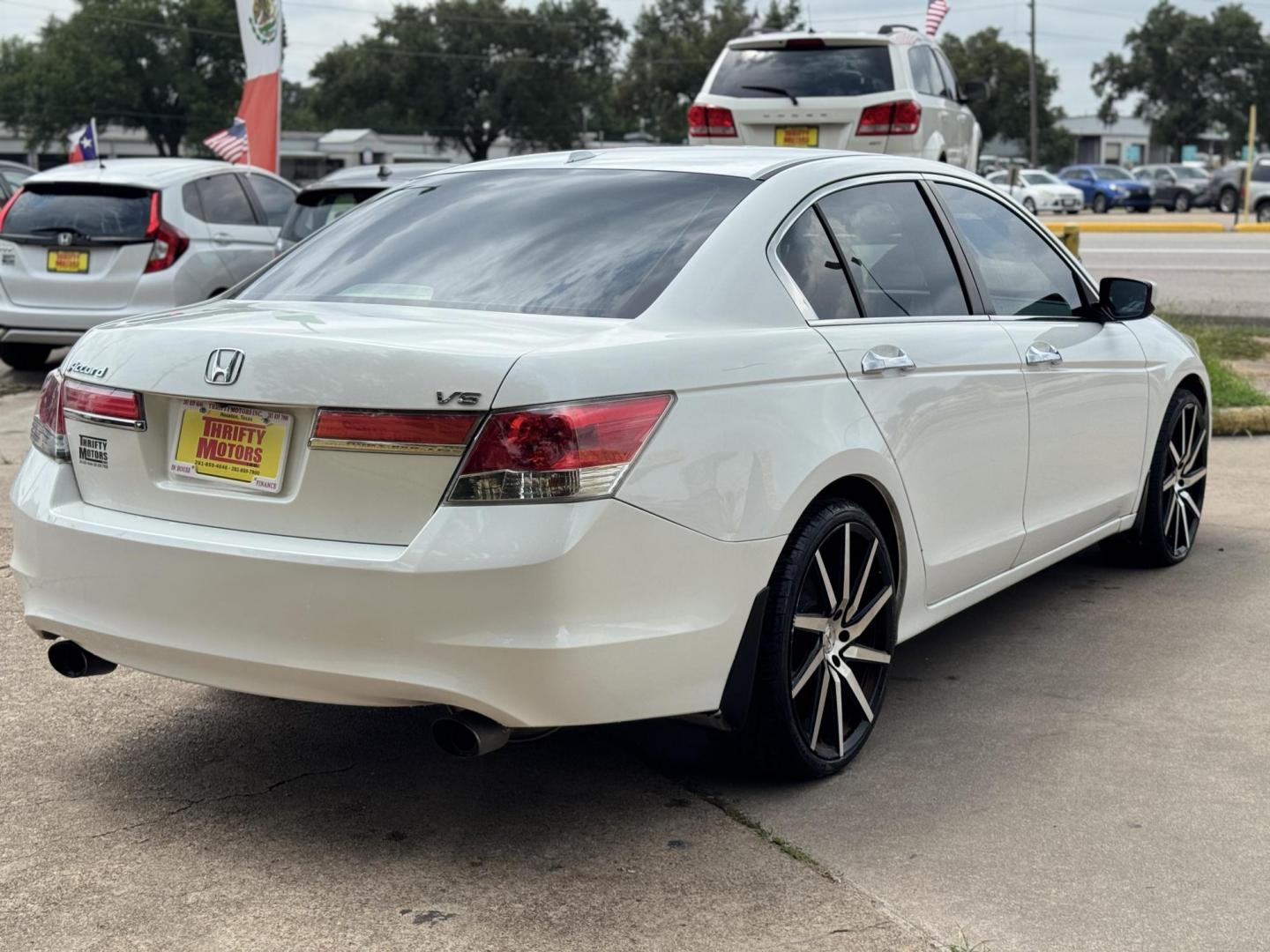 2012 White /Tan Honda Accord EX-L V6 Sedan AT (1HGCP3F8XCA) with an 3.5L V6 SOHC 24V engine, 5-Speed Automatic transmission, located at 16710 Clay Rd., Houston, TX, 77084, (281) 859-7900, 29.834864, -95.656166 - Photo#6