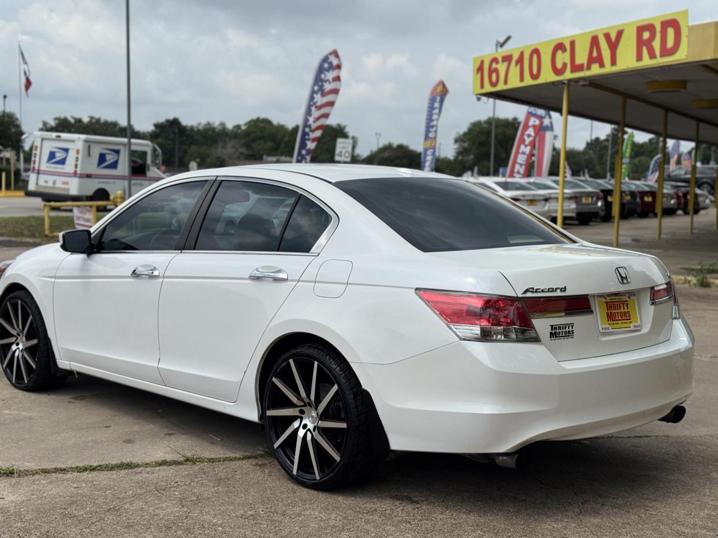 2012 White /Tan Honda Accord EX-L V6 Sedan AT (1HGCP3F8XCA) with an 3.5L V6 SOHC 24V engine, 5-Speed Automatic transmission, located at 16710 Clay Rd., Houston, TX, 77084, (281) 859-7900, 29.834864, -95.656166 - Photo#7