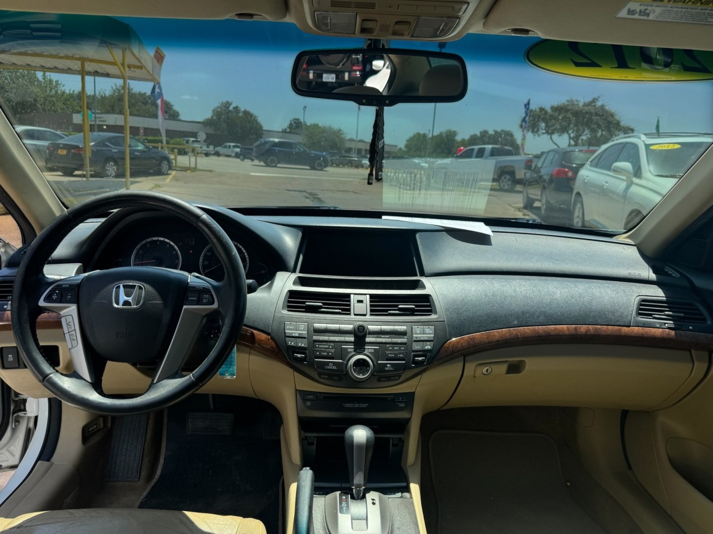 2012 White /Tan Honda Accord EX-L V6 Sedan AT (1HGCP3F8XCA) with an 3.5L V6 SOHC 24V engine, 5-Speed Automatic transmission, located at 16710 Clay Rd., Houston, TX, 77084, (281) 859-7900, 29.834864, -95.656166- Photo#7