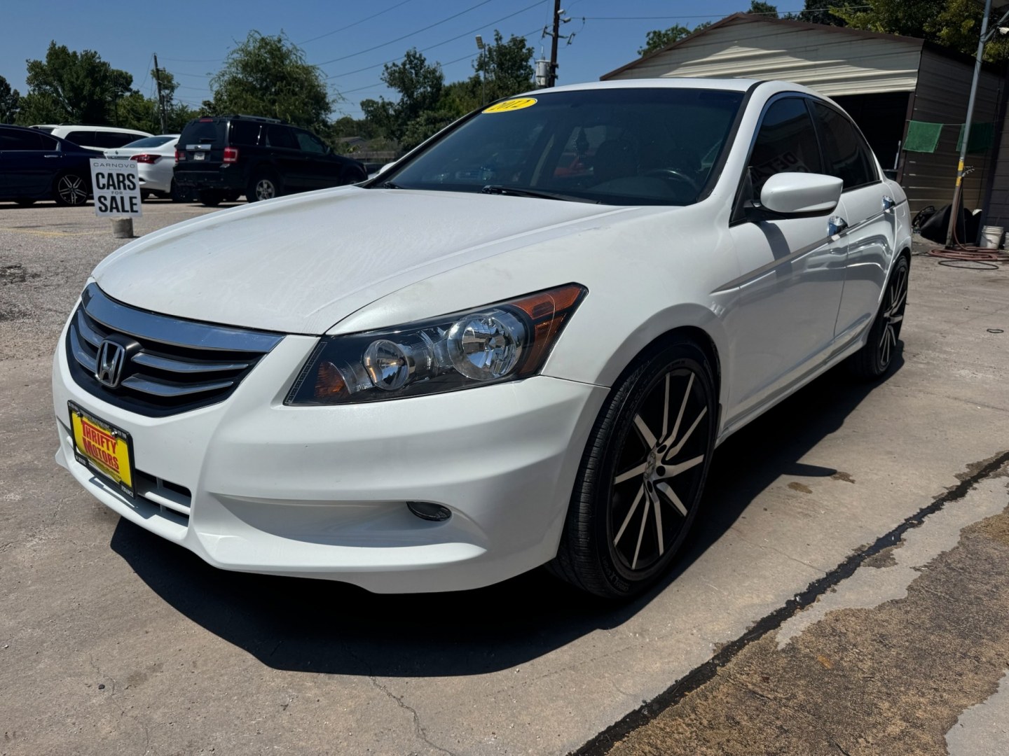 2012 White /Tan Honda Accord EX-L V6 Sedan AT (1HGCP3F8XCA) with an 3.5L V6 SOHC 24V engine, 5-Speed Automatic transmission, located at 16710 Clay Rd., Houston, TX, 77084, (281) 859-7900, 29.834864, -95.656166- Photo#5