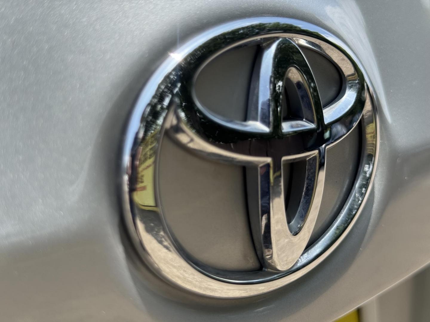 2015 Silver /Gray Toyota Corolla L 4-Speed AT (5YFBURHEXFP) with an 1.8L L4 DOHC 16V engine, 4-Speed Automatic transmission, located at 16710 Clay Rd., Houston, TX, 77084, (281) 859-7900, 29.834864, -95.656166 - Photo#11