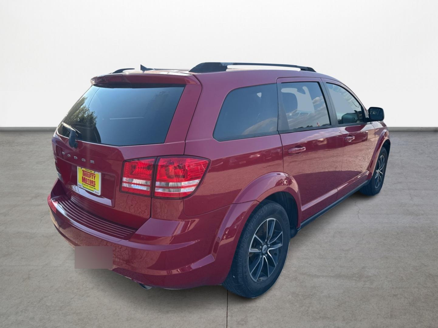 2018 Red Dodge Journey SE (3C4PDCAB5JT) with an 2.4L L4 DOHC 16V engine, 4A transmission, located at 16710 Clay Rd., Houston, TX, 77084, (281) 859-7900, 29.834864, -95.656166 - Photo#4