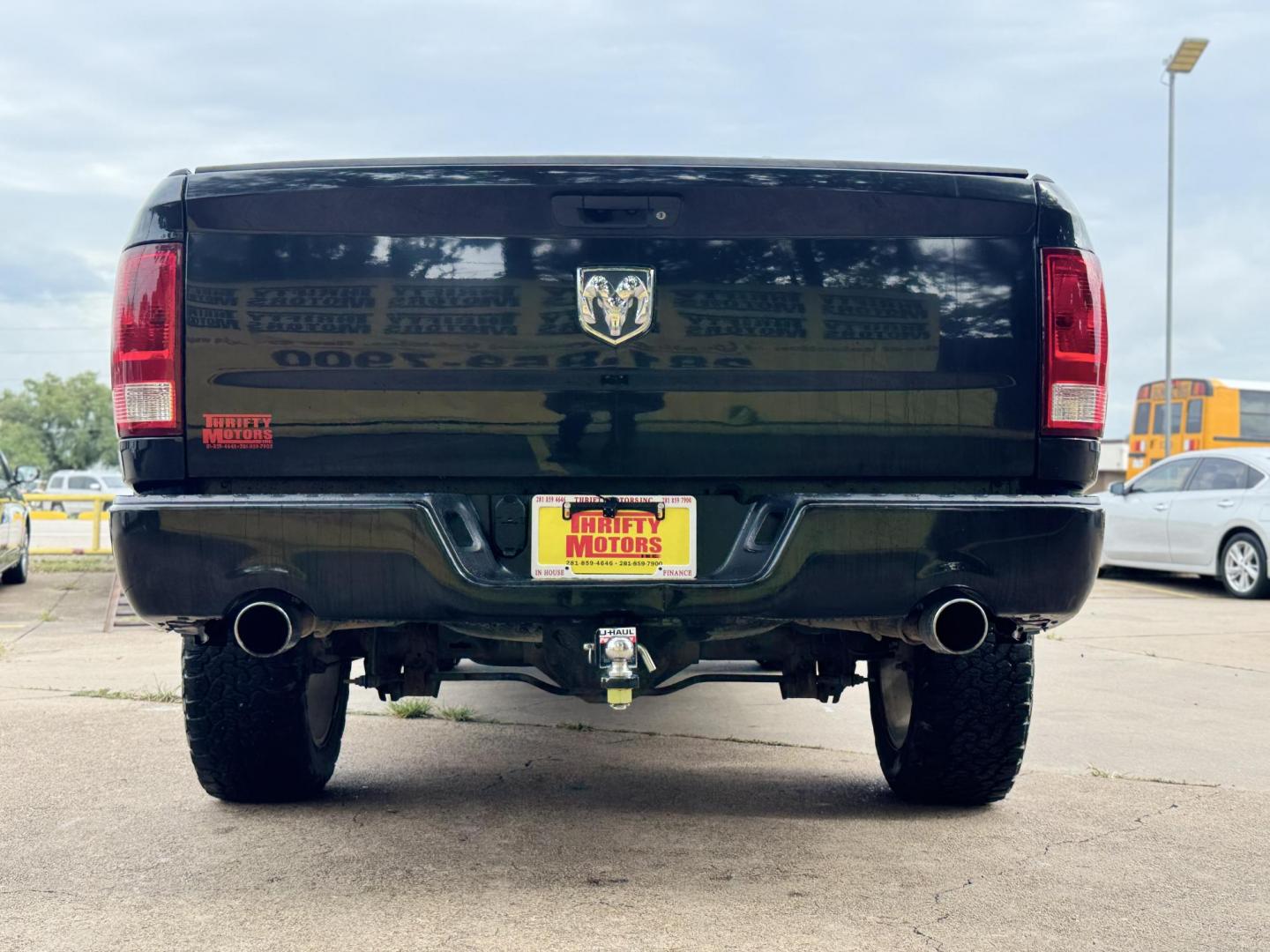 2011 Black Dodge Ram 1500 SLT Crew Cab 2WD (1D7RB1CT8BS) with an 5.7L V8 OHV 16V engine, 5-Speed Automatic transmission, located at 16710 Clay Rd., Houston, TX, 77084, (281) 859-7900, 29.834864, -95.656166 - Photo#5