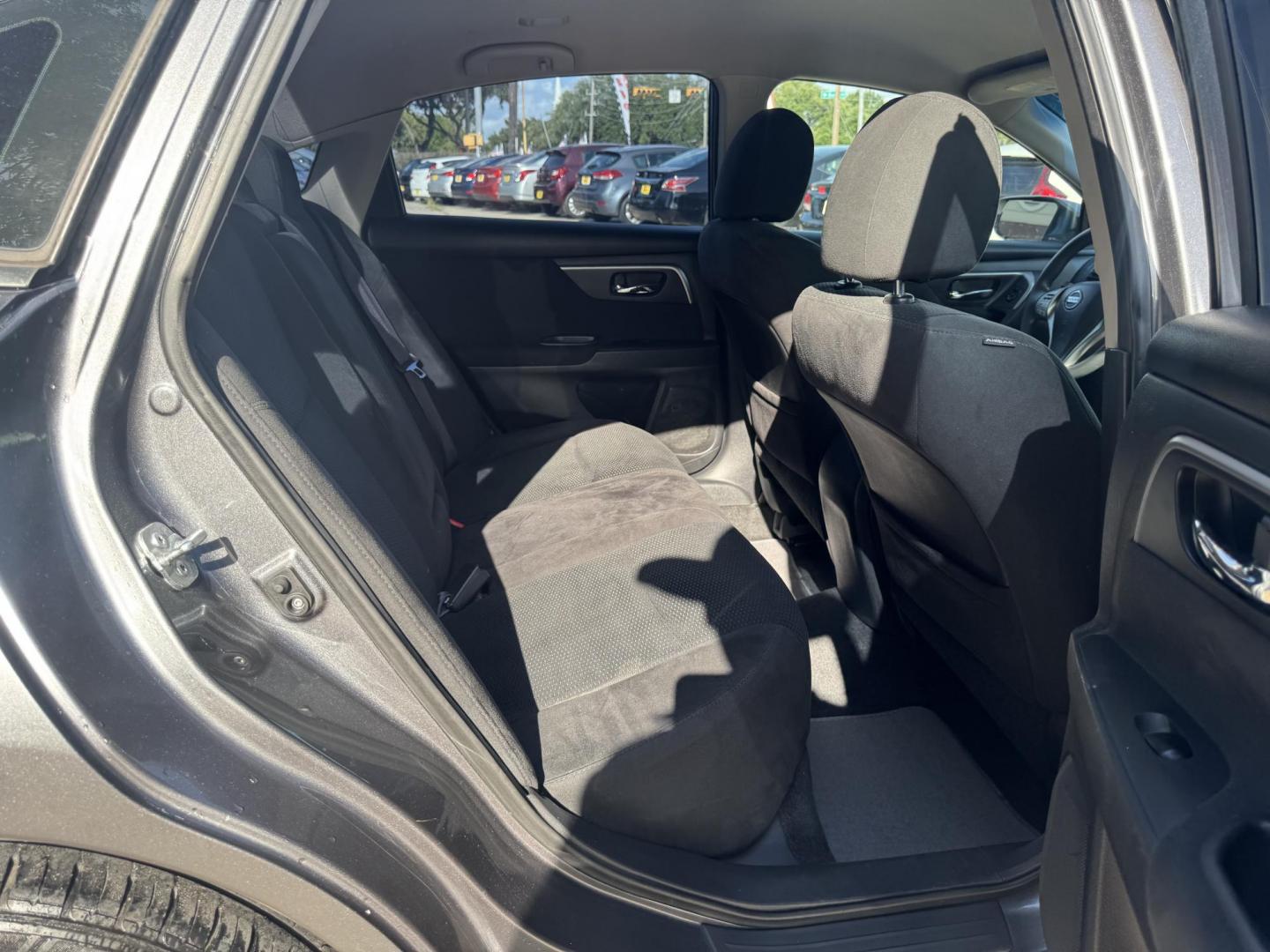 2015 Gray Nissan Altima 2.5 S (1N4AL3AP2FC) with an 2.5L L4 DOHC 16V engine, Continuously Variable Transmission transmission, located at 16710 Clay Rd., Houston, TX, 77084, (281) 859-7900, 29.834864, -95.656166 - Photo#3