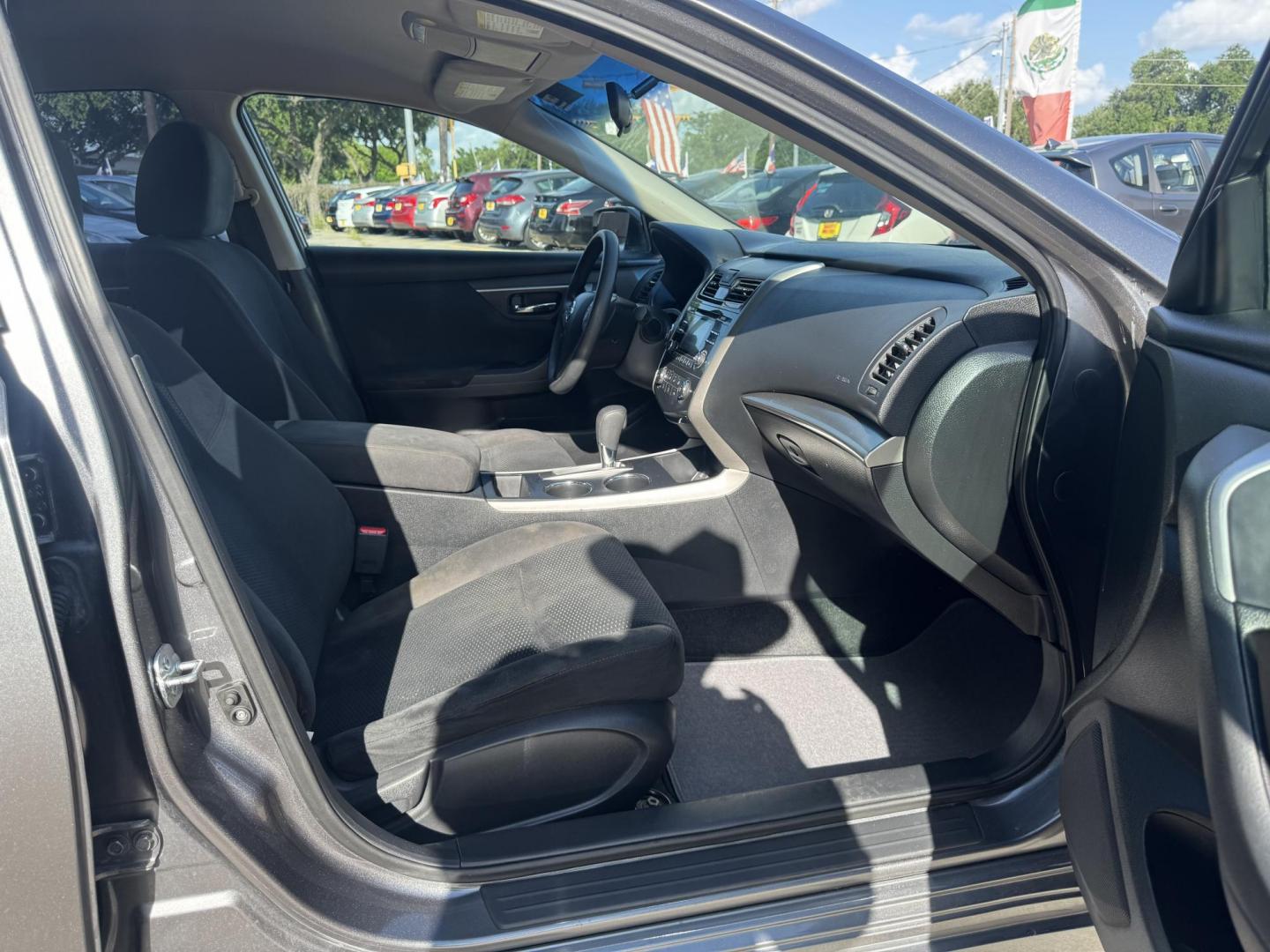 2015 Gray Nissan Altima 2.5 S (1N4AL3AP2FC) with an 2.5L L4 DOHC 16V engine, Continuously Variable Transmission transmission, located at 16710 Clay Rd., Houston, TX, 77084, (281) 859-7900, 29.834864, -95.656166 - Photo#4