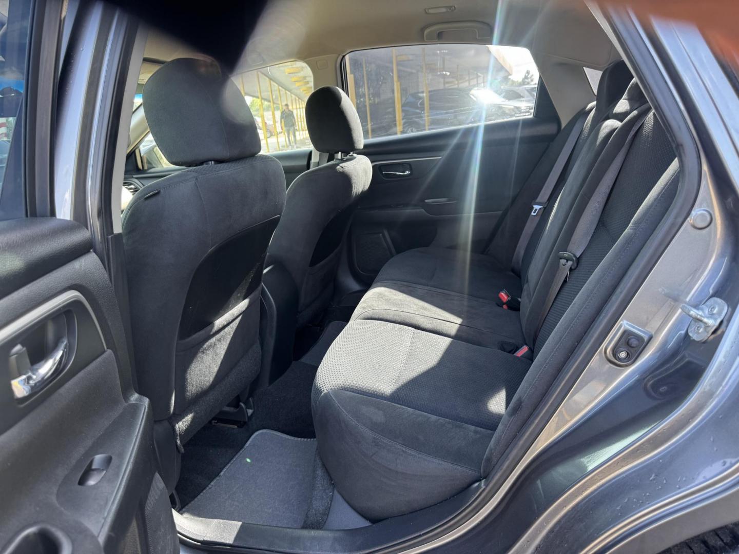 2015 Gray Nissan Altima 2.5 S (1N4AL3AP2FC) with an 2.5L L4 DOHC 16V engine, Continuously Variable Transmission transmission, located at 16710 Clay Rd., Houston, TX, 77084, (281) 859-7900, 29.834864, -95.656166 - Photo#5