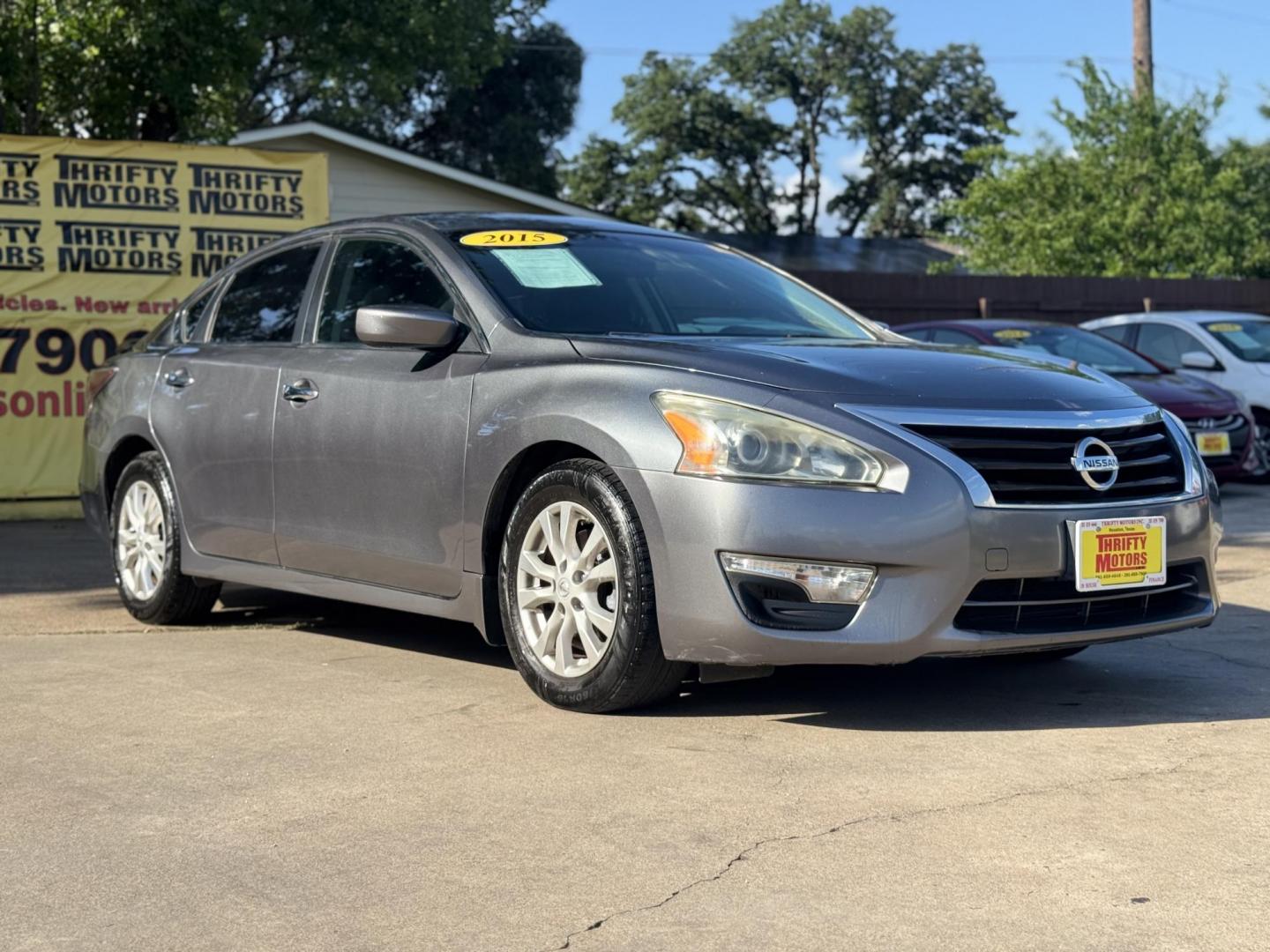 2015 Gray Nissan Altima 2.5 S (1N4AL3AP2FC) with an 2.5L L4 DOHC 16V engine, Continuously Variable Transmission transmission, located at 16710 Clay Rd., Houston, TX, 77084, (281) 859-7900, 29.834864, -95.656166 - Photo#19