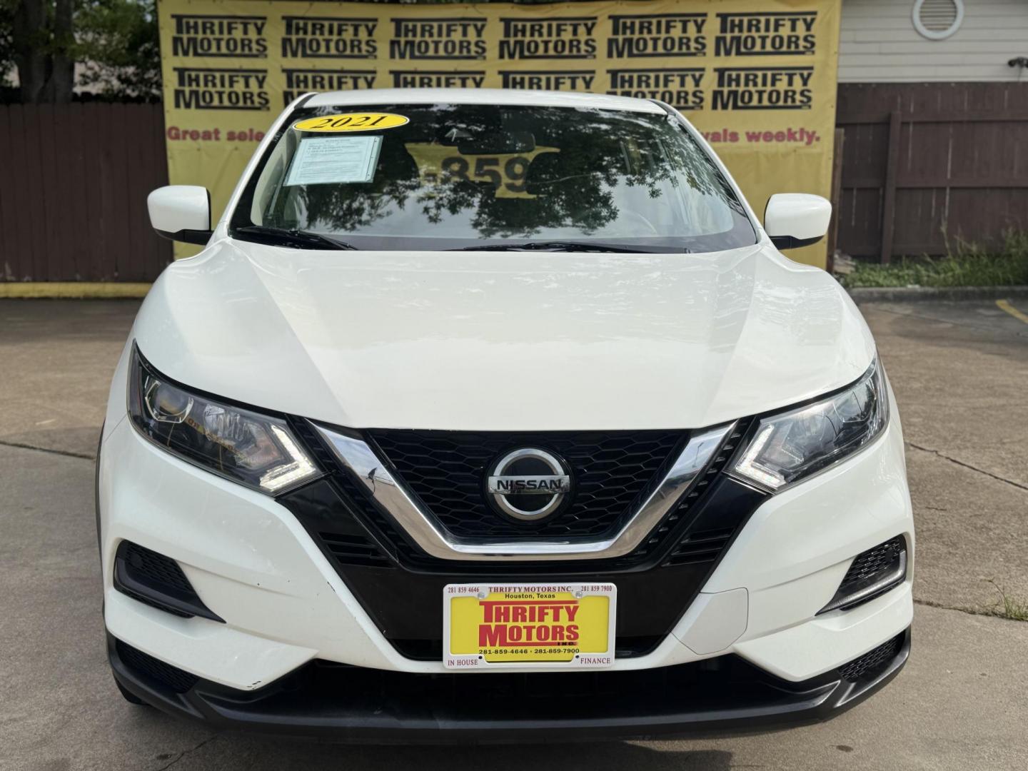 2021 White /GRAY Nissan Rogue Sport S (JN1BJ1AV6MW) with an 2.0L L4 DOHC 16V engine, CVT transmission, located at 16710 Clay Rd., Houston, TX, 77084, (281) 859-7900, 29.834864, -95.656166 - Photo#1