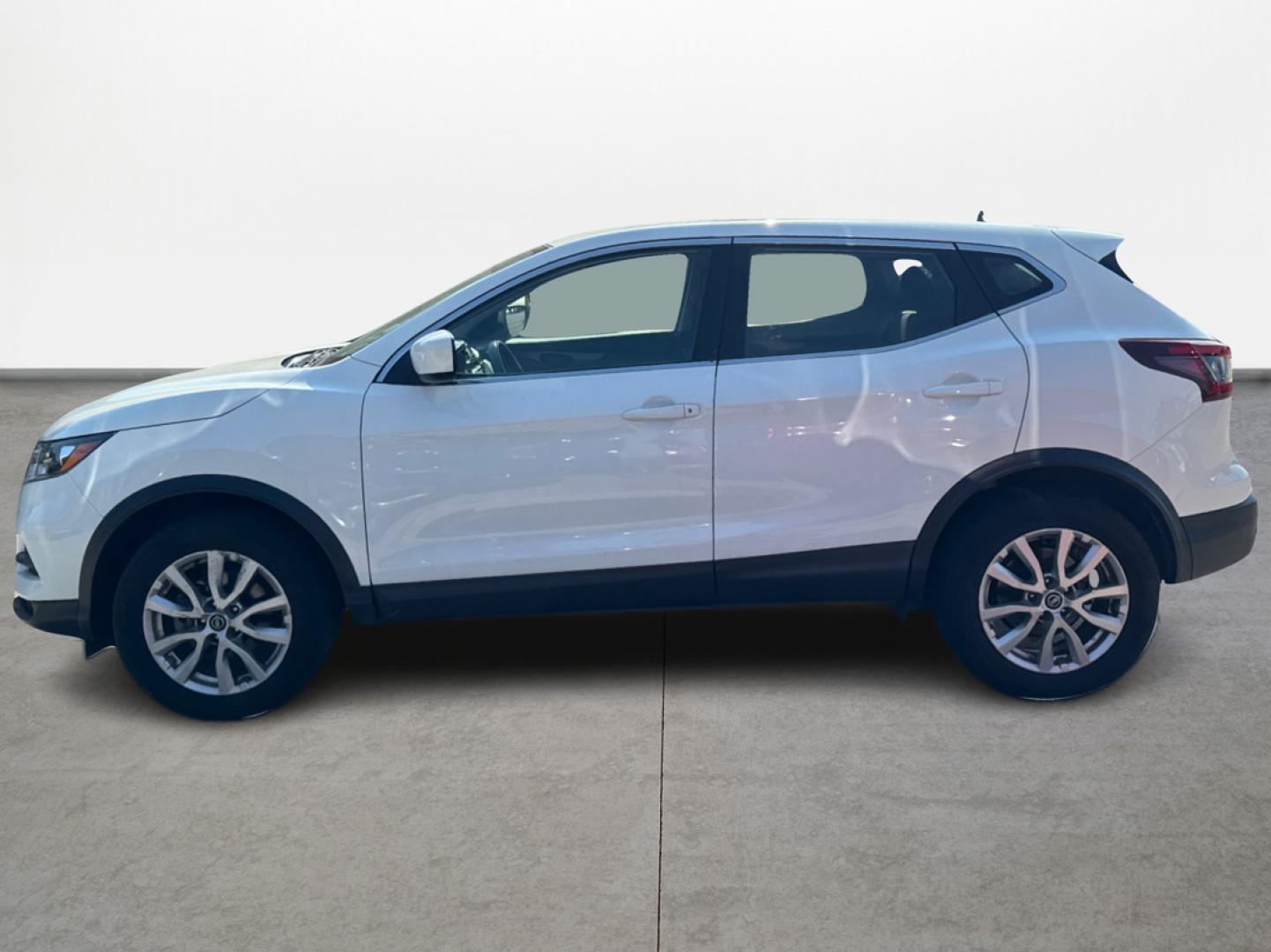 2021 White /GRAY Nissan Rogue Sport S (JN1BJ1AV6MW) with an 2.0L L4 DOHC 16V engine, CVT transmission, located at 16710 Clay Rd., Houston, TX, 77084, (281) 859-7900, 29.834864, -95.656166 - Photo#7
