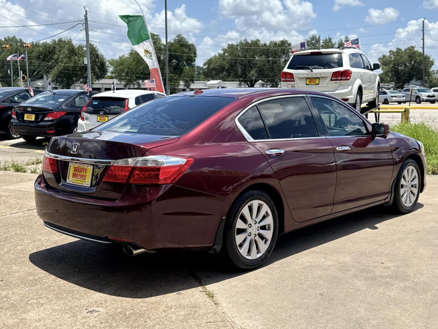2014 Gray /tan Honda Accord EX-L Sedan CVT (1HGCR2F82EA) with an 2.4L L4 DOHC 16V engine, Continuously Variable Transmission transmission, located at 16710 Clay Rd., Houston, TX, 77084, (281) 859-7900, 29.834864, -95.656166 - Photo#7