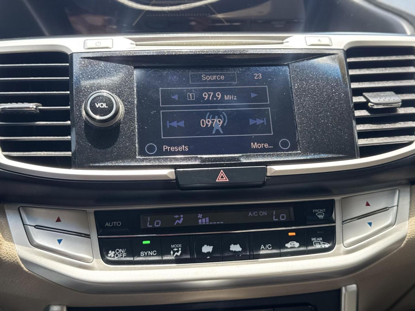 2014 Gray /tan Honda Accord EX-L Sedan CVT (1HGCR2F82EA) with an 2.4L L4 DOHC 16V engine, Continuously Variable Transmission transmission, located at 16710 Clay Rd., Houston, TX, 77084, (281) 859-7900, 29.834864, -95.656166 - Photo#10
