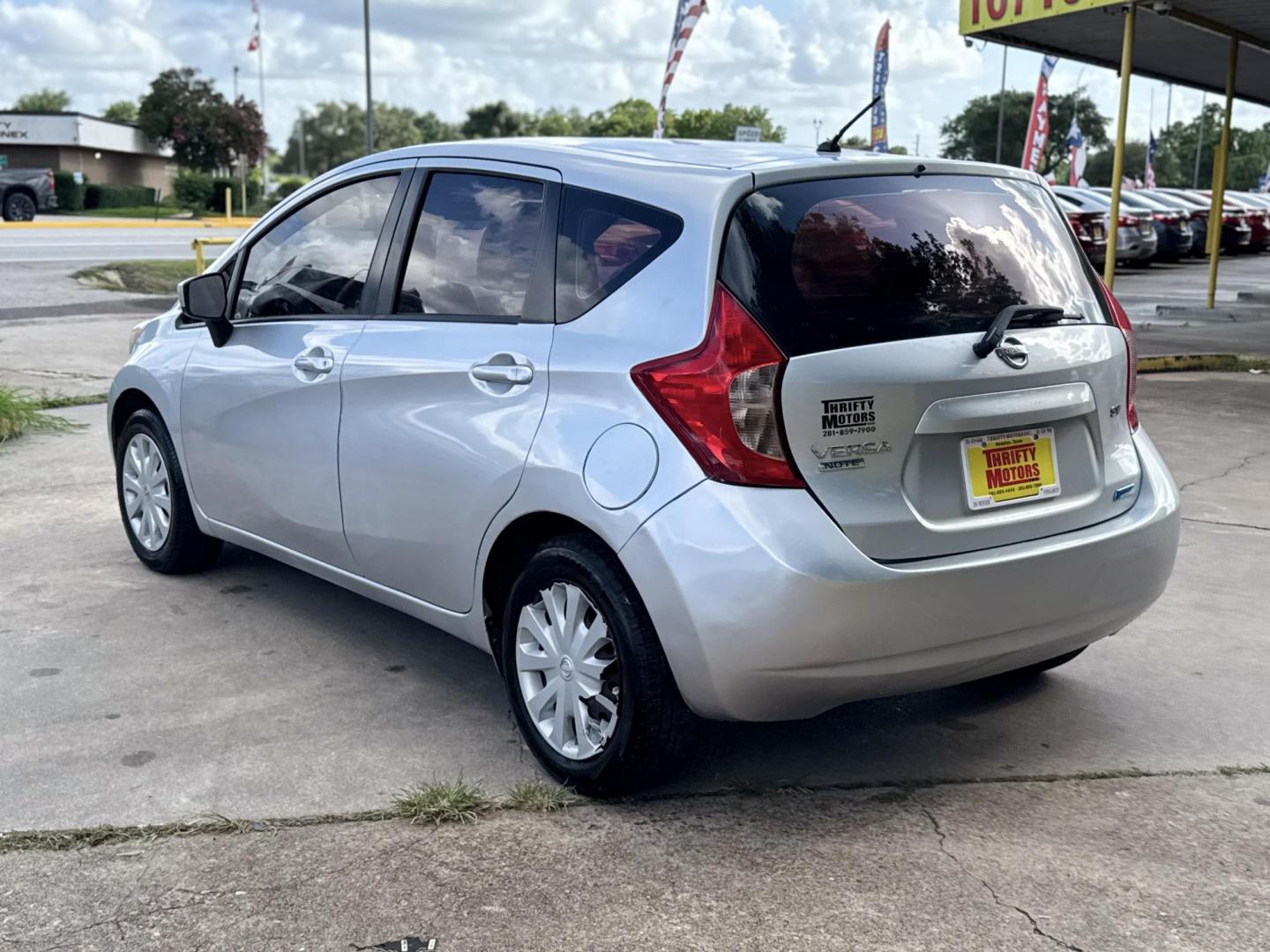 2015 Silver /GRAY Nissan Versa Note S 5MT (3N1CE2CP2FL) with an 1.6L L4 DOHC 16V engine, 5-Speed Manual transmission, located at 16710 Clay Rd., Houston, TX, 77084, (281) 859-7900, 29.834864, -95.656166 - Photo#2