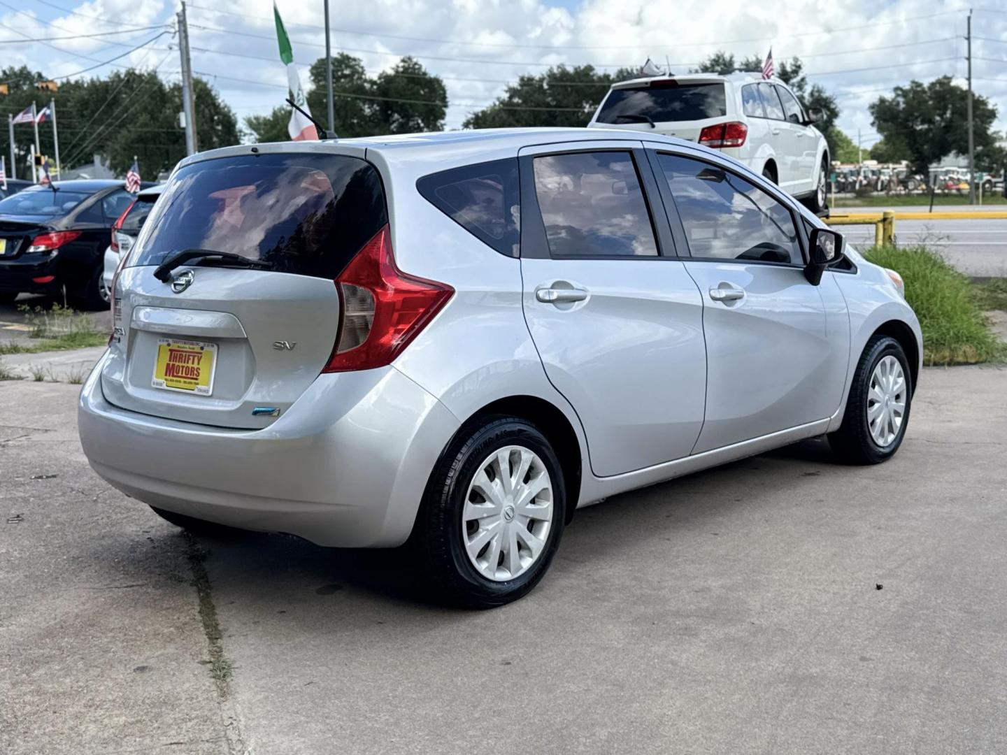 2015 Silver /GRAY Nissan Versa Note S 5MT (3N1CE2CP2FL) with an 1.6L L4 DOHC 16V engine, 5-Speed Manual transmission, located at 16710 Clay Rd., Houston, TX, 77084, (281) 859-7900, 29.834864, -95.656166 - Photo#8