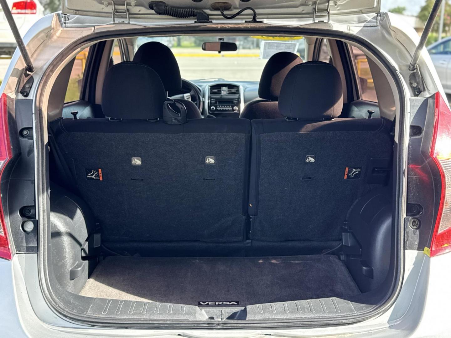 2015 Silver /GRAY Nissan Versa Note S 5MT (3N1CE2CP2FL) with an 1.6L L4 DOHC 16V engine, 5-Speed Manual transmission, located at 16710 Clay Rd., Houston, TX, 77084, (281) 859-7900, 29.834864, -95.656166 - Photo#11