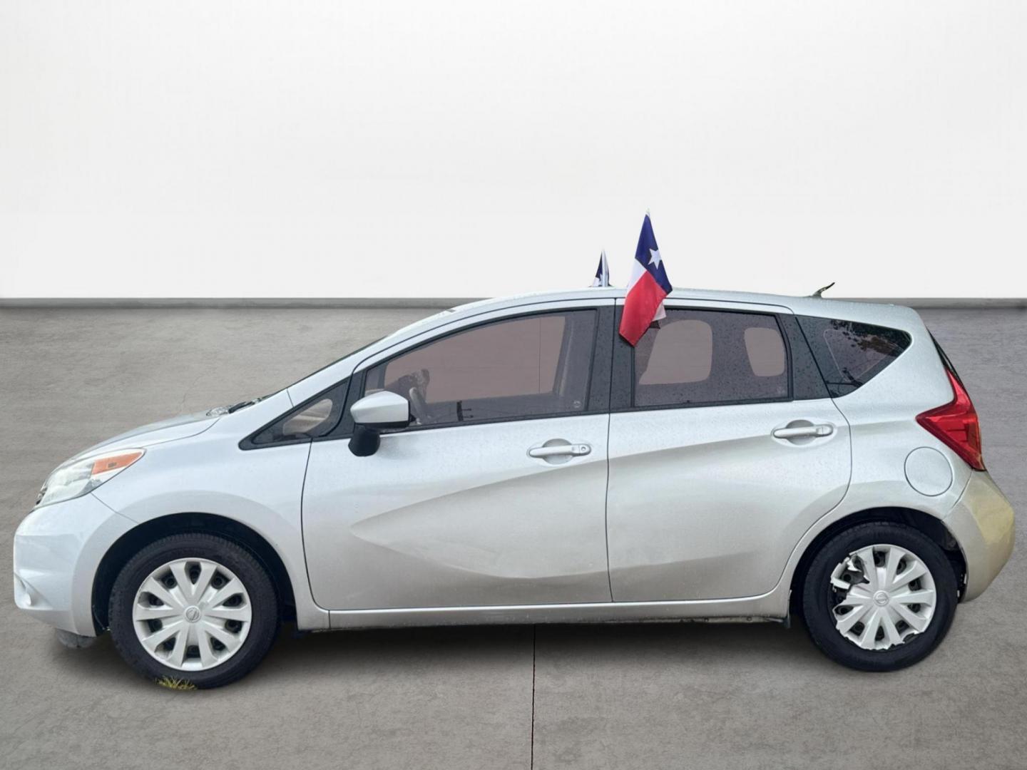 2015 Silver /GRAY Nissan Versa Note S 5MT (3N1CE2CP2FL) with an 1.6L L4 DOHC 16V engine, 5-Speed Manual transmission, located at 16710 Clay Rd., Houston, TX, 77084, (281) 859-7900, 29.834864, -95.656166 - Photo#2