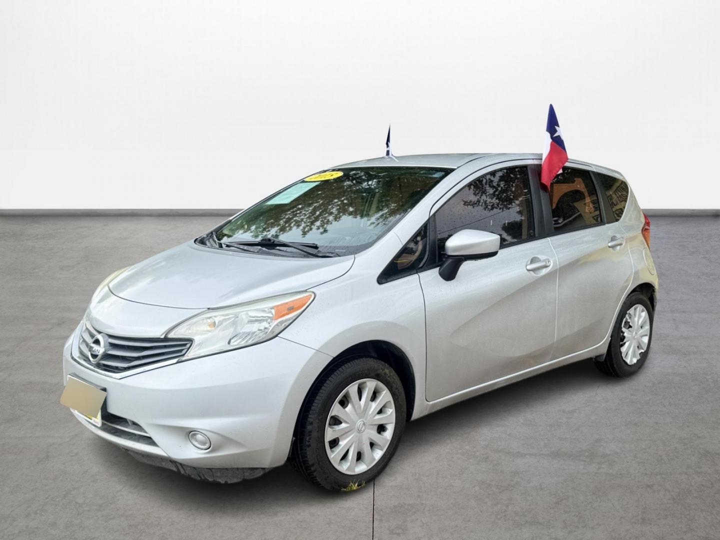 2015 Silver /GRAY Nissan Versa Note S 5MT (3N1CE2CP2FL) with an 1.6L L4 DOHC 16V engine, 5-Speed Manual transmission, located at 16710 Clay Rd., Houston, TX, 77084, (281) 859-7900, 29.834864, -95.656166 - Photo#0