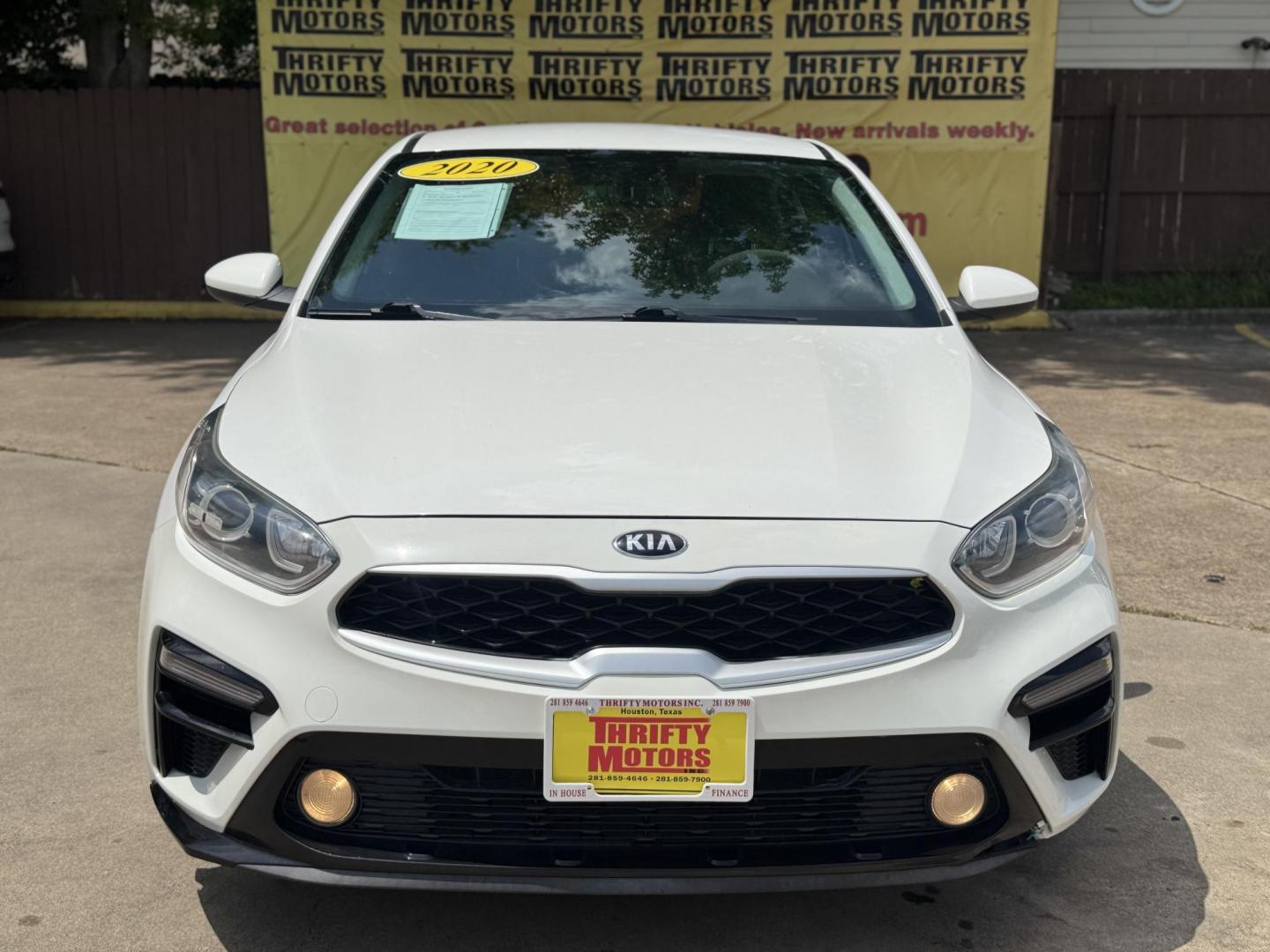 2020 White /GRAY Kia Forte FE 6M (3KPF24AD2LE) with an 2.0L L4 DOHC 16V engine, 6M transmission, located at 16710 Clay Rd., Houston, TX, 77084, (281) 859-7900, 29.834864, -95.656166 - Photo#14