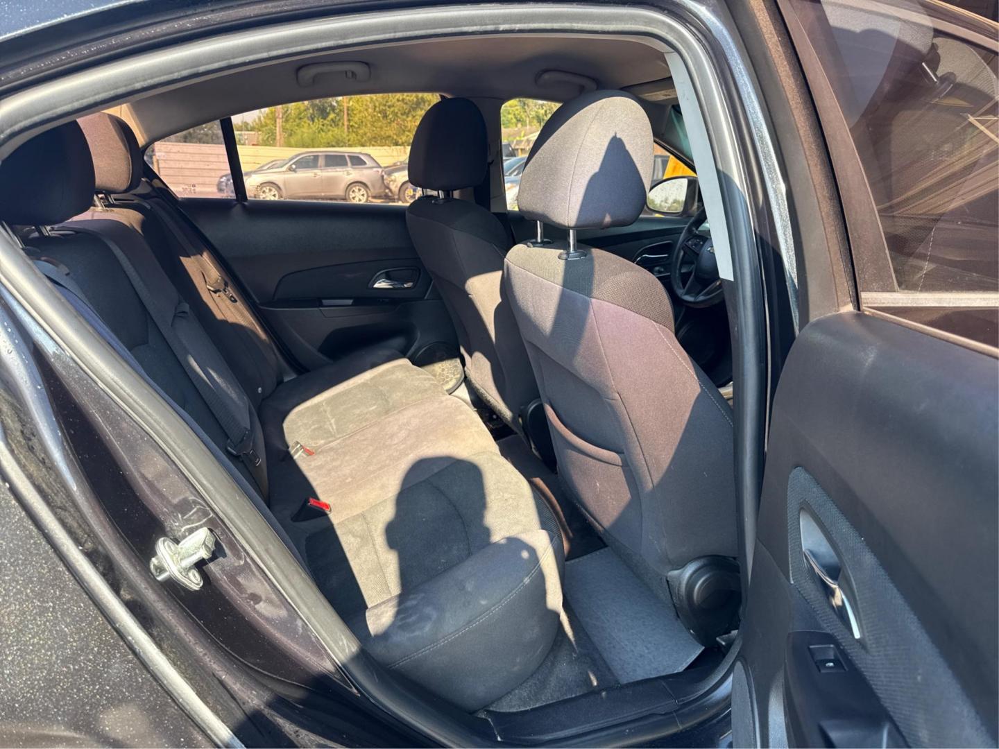 2020 White /GRAY Kia Forte FE 6M (3KPF24AD2LE) with an 2.0L L4 DOHC 16V engine, 6M transmission, located at 16710 Clay Rd., Houston, TX, 77084, (281) 859-7900, 29.834864, -95.656166 - Photo#9