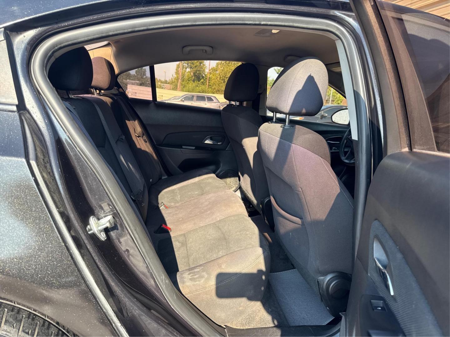 2020 White /GRAY Kia Forte FE 6M (3KPF24AD2LE) with an 2.0L L4 DOHC 16V engine, 6M transmission, located at 16710 Clay Rd., Houston, TX, 77084, (281) 859-7900, 29.834864, -95.656166 - Photo#10