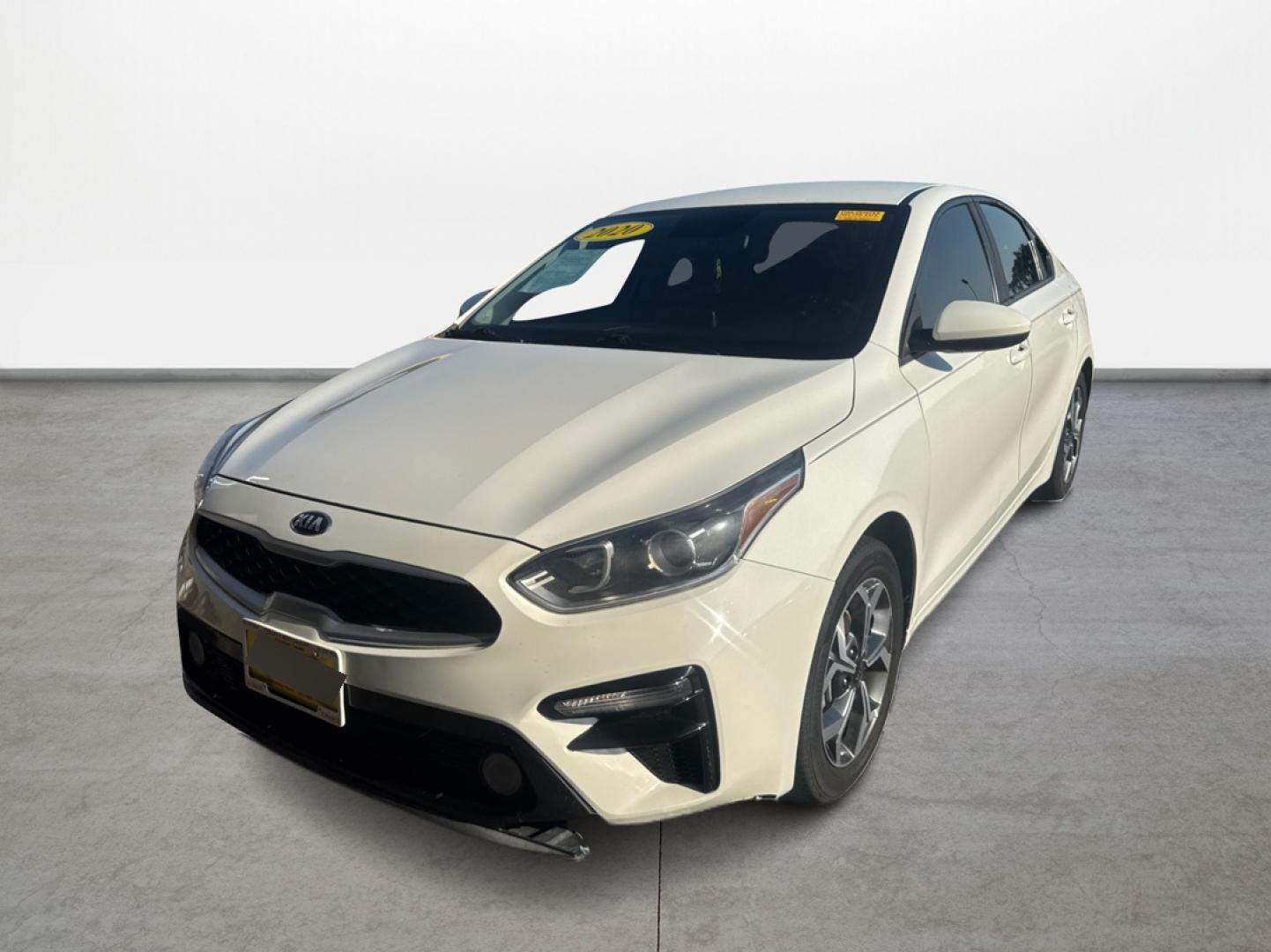 2020 White /GRAY Kia Forte FE 6M (3KPF24AD2LE) with an 2.0L L4 DOHC 16V engine, 6M transmission, located at 16710 Clay Rd., Houston, TX, 77084, (281) 859-7900, 29.834864, -95.656166 - Photo#13