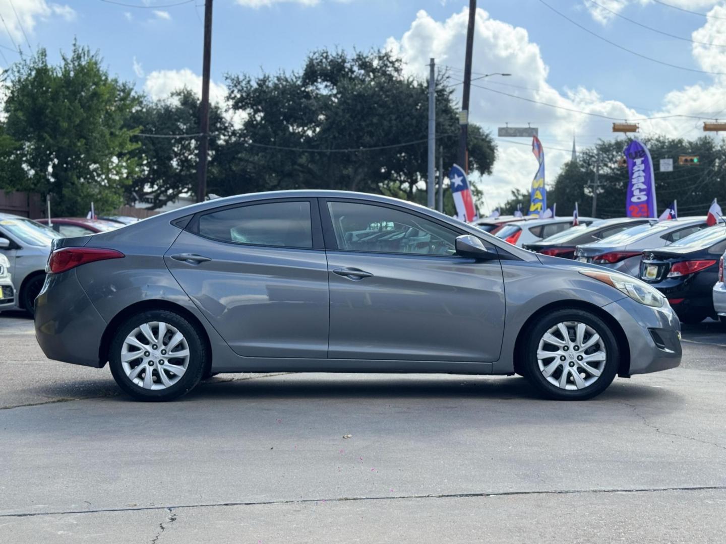 2013 Gray Hyundai Elantra Limited (5NPDH4AE9DH) with an 1.8L L4 DOHC 16V engine, 6-Speed Automatic transmission, located at 16710 Clay Rd., Houston, TX, 77084, (281) 859-7900, 29.834864, -95.656166 - Photo#1