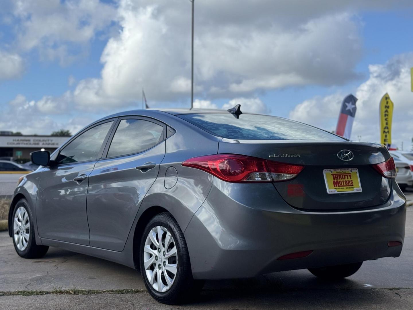 2013 Gray Hyundai Elantra Limited (5NPDH4AE9DH) with an 1.8L L4 DOHC 16V engine, 6-Speed Automatic transmission, located at 16710 Clay Rd., Houston, TX, 77084, (281) 859-7900, 29.834864, -95.656166 - Photo#4