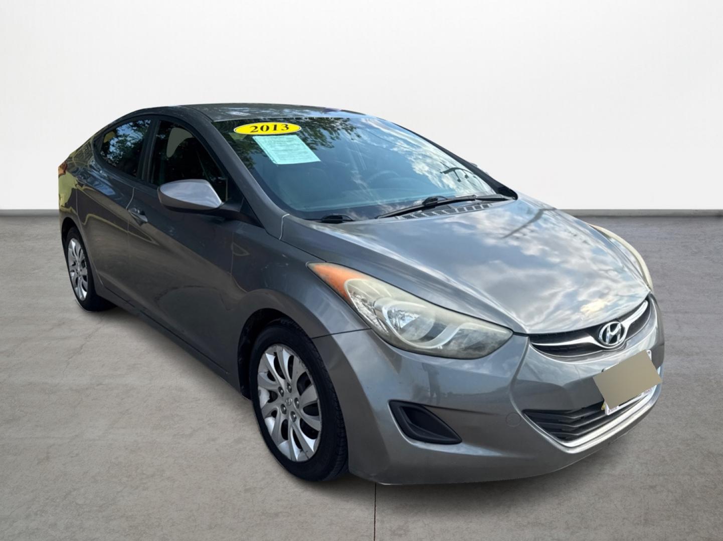 2013 Gray Hyundai Elantra Limited (5NPDH4AE9DH) with an 1.8L L4 DOHC 16V engine, 6-Speed Automatic transmission, located at 16710 Clay Rd., Houston, TX, 77084, (281) 859-7900, 29.834864, -95.656166 - Photo#2