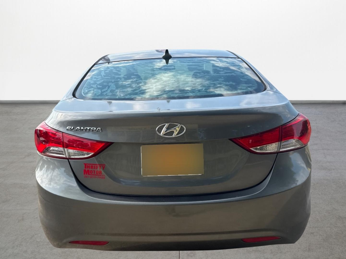 2013 Gray Hyundai Elantra Limited (5NPDH4AE9DH) with an 1.8L L4 DOHC 16V engine, 6-Speed Automatic transmission, located at 16710 Clay Rd., Houston, TX, 77084, (281) 859-7900, 29.834864, -95.656166 - Photo#5