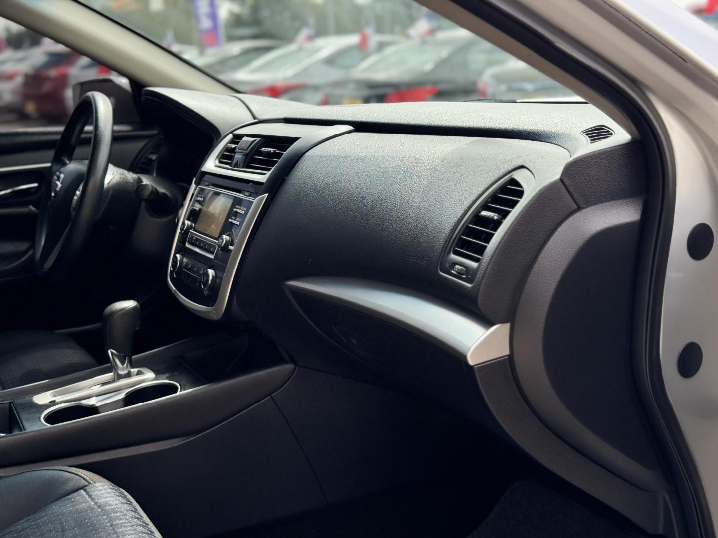 2016 Silver /gray Nissan Altima 2.5 SL (1N4AL3AP5GC) with an 2.5L L4 DOHC 16V engine, CVT transmission, located at 16710 Clay Rd., Houston, TX, 77084, (281) 859-7900, 29.834864, -95.656166 - Photo#13