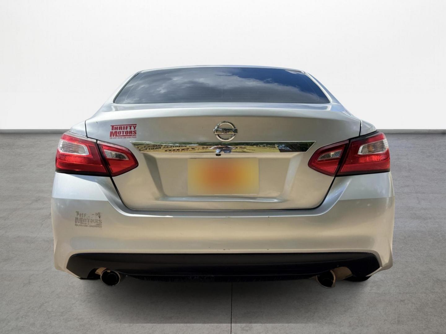 2016 Silver /gray Nissan Altima 2.5 SL (1N4AL3AP5GC) with an 2.5L L4 DOHC 16V engine, CVT transmission, located at 16710 Clay Rd., Houston, TX, 77084, (281) 859-7900, 29.834864, -95.656166 - Photo#4