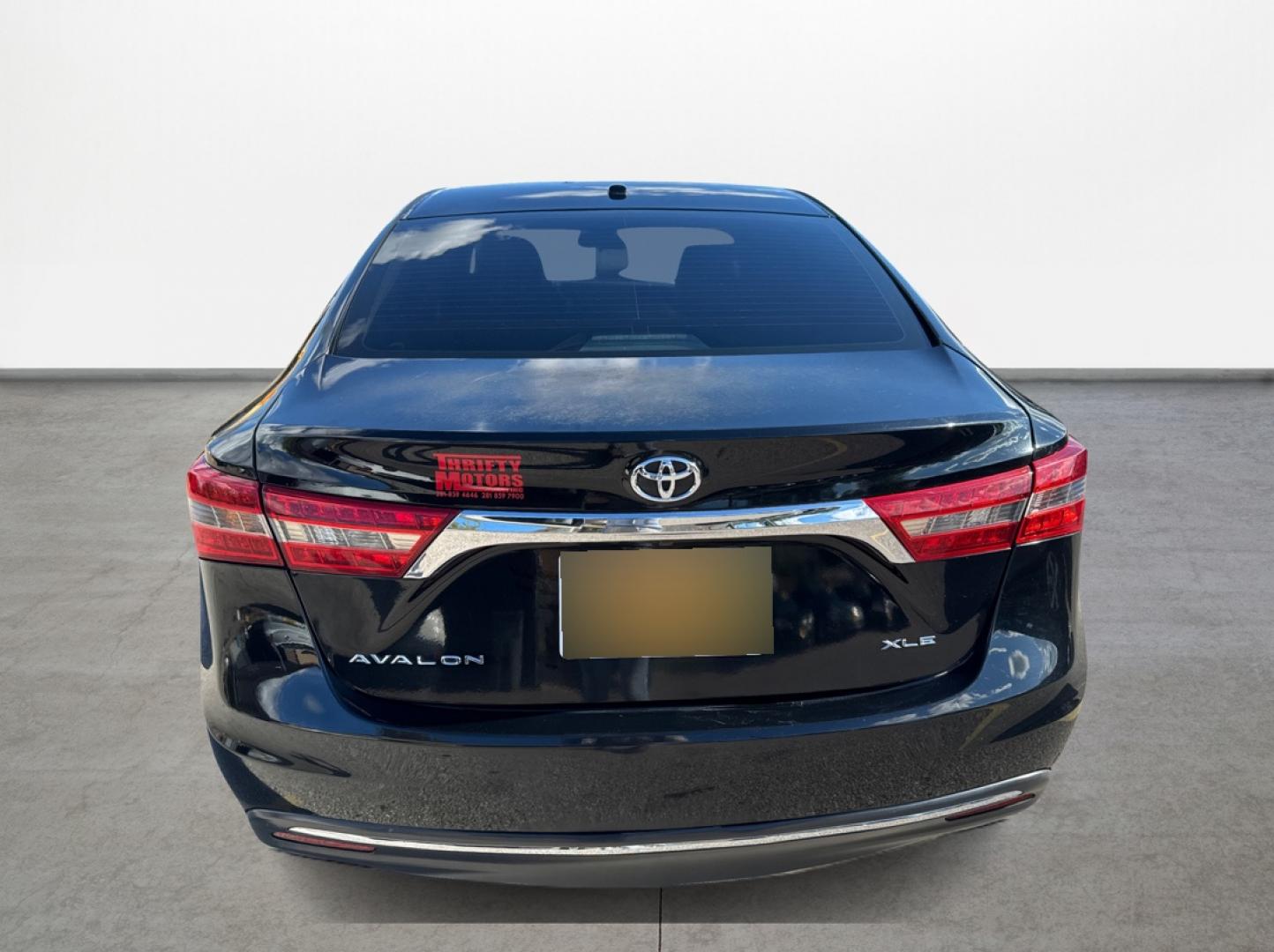 2018 Toyota Avalon XLE (4T1BK1EB2JU) with an 3.5L V6 DOHC 24V engine, 6A transmission, located at 16710 Clay Rd., Houston, TX, 77084, (281) 859-7900, 29.834864, -95.656166 - Photo#3
