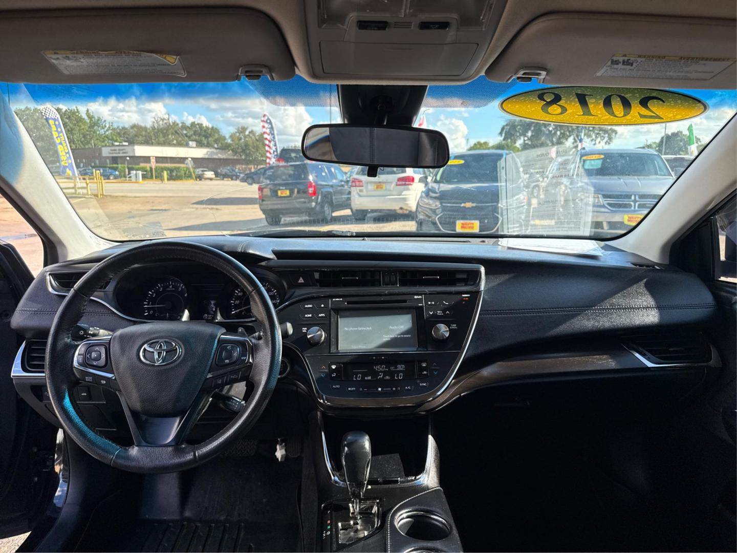 2018 Toyota Avalon XLE (4T1BK1EB2JU) with an 3.5L V6 DOHC 24V engine, 6A transmission, located at 16710 Clay Rd., Houston, TX, 77084, (281) 859-7900, 29.834864, -95.656166 - Photo#8