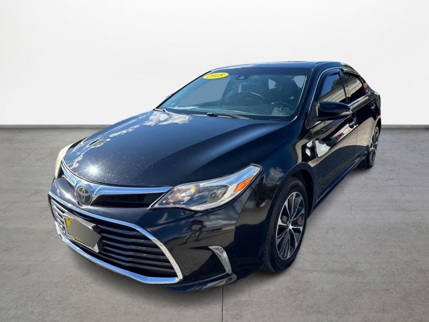 2018 Toyota Avalon XLE (4T1BK1EB2JU) with an 3.5L V6 DOHC 24V engine, 6A transmission, located at 16710 Clay Rd., Houston, TX, 77084, (281) 859-7900, 29.834864, -95.656166 - Photo#9