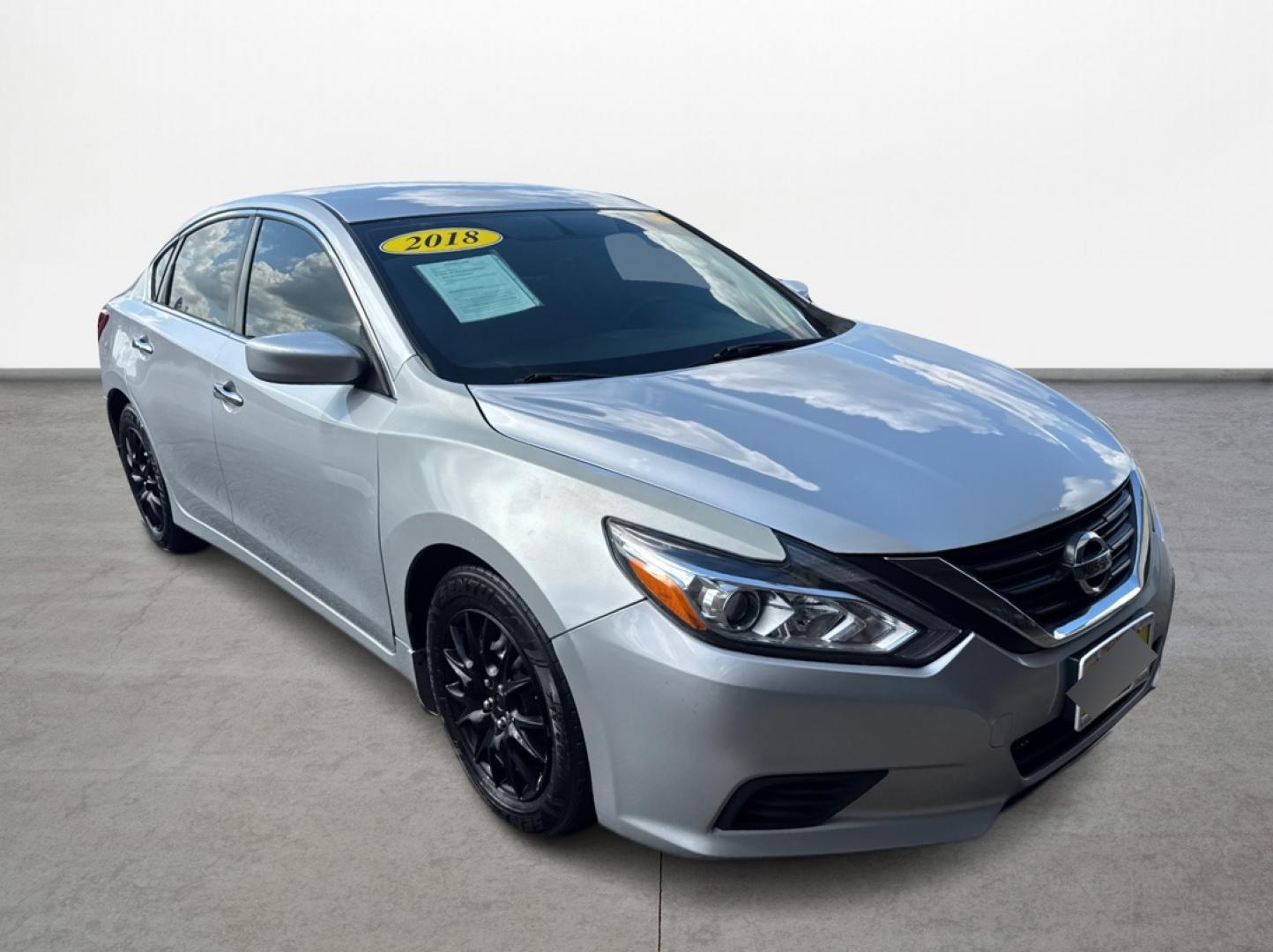 2018 Nissan Altima 2.5 (1N4AL3AP6JC) with an 2.5L L4 DOHC 16V engine, CVT transmission, located at 16710 Clay Rd., Houston, TX, 77084, (281) 859-7900, 29.834864, -95.656166 - Photo#0