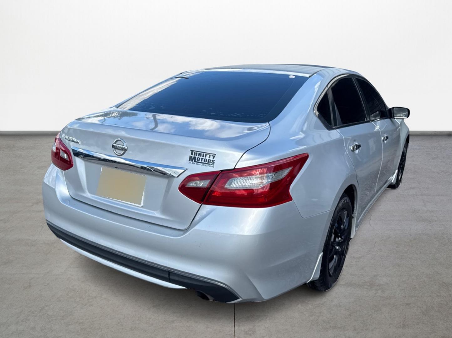 2018 Nissan Altima 2.5 (1N4AL3AP6JC) with an 2.5L L4 DOHC 16V engine, CVT transmission, located at 16710 Clay Rd., Houston, TX, 77084, (281) 859-7900, 29.834864, -95.656166 - Photo#2