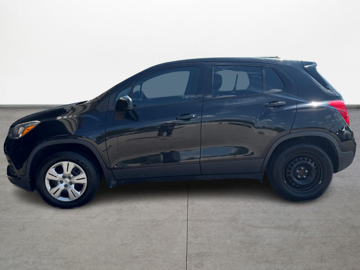 2019 Chevrolet Trax LS FWD (3GNCJKSB1KL) with an 1.4L L4 DOHC 16V engine, 6A transmission, located at 16710 Clay Rd., Houston, TX, 77084, (281) 859-7900, 29.834864, -95.656166 - Photo#4