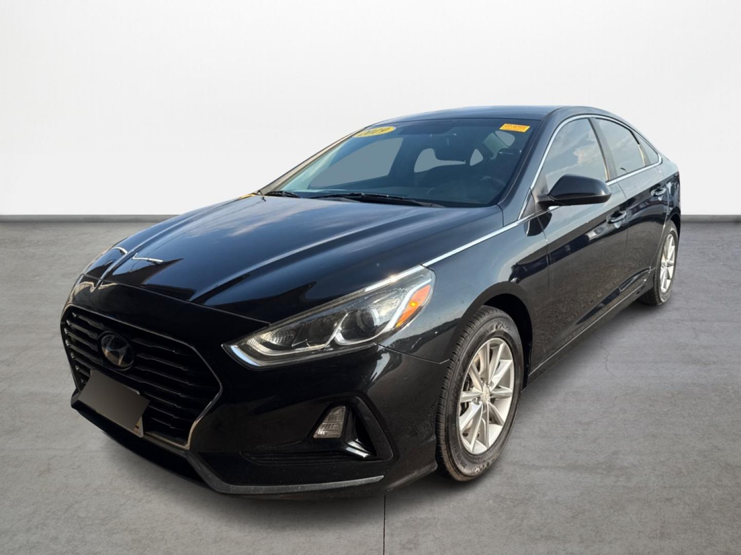 2019 Hyundai Sonata SE (5NPE24AF0KH) with an 2.4L L4 DOHC 16V engine, 7A transmission, located at 16710 Clay Rd., Houston, TX, 77084, (281) 859-7900, 29.834864, -95.656166 - Photo#5