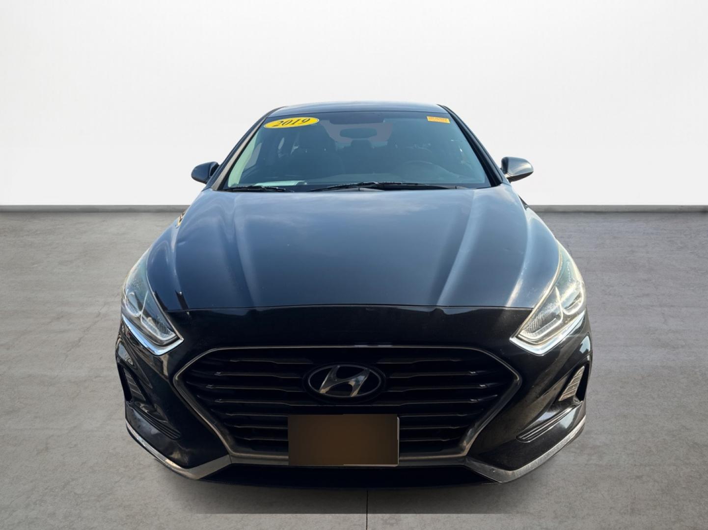 2019 Hyundai Sonata SE (5NPE24AF0KH) with an 2.4L L4 DOHC 16V engine, 7A transmission, located at 16710 Clay Rd., Houston, TX, 77084, (281) 859-7900, 29.834864, -95.656166 - Photo#6